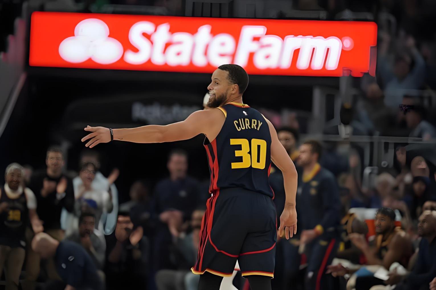 爱游戏-库里重返赛场，持续失利首场状态出色，美国队观众沸腾！引发球迷热议的简单介绍