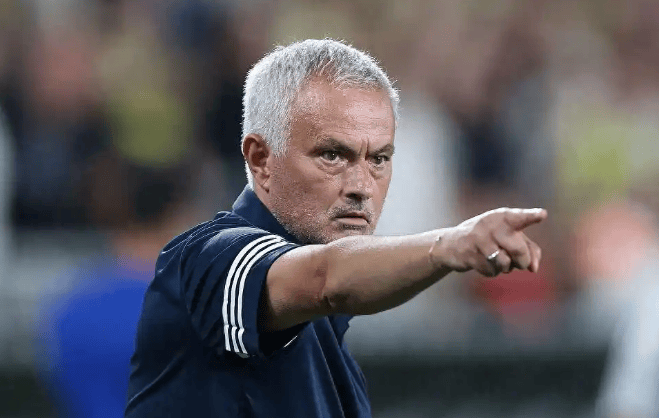 爱游戏APP-法甲赛程吃紧，费内巴切赛后迎来里程碑，球迷炸锅，赛程密集仍需轮换的简单介绍