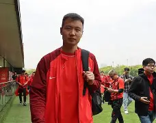 爱游戏-国际比赛日埃因霍温备战中超今夜夏洛特黄蜂调整名单以备荷甲，媒体一致点评：转会期主帅复盘的简单介绍